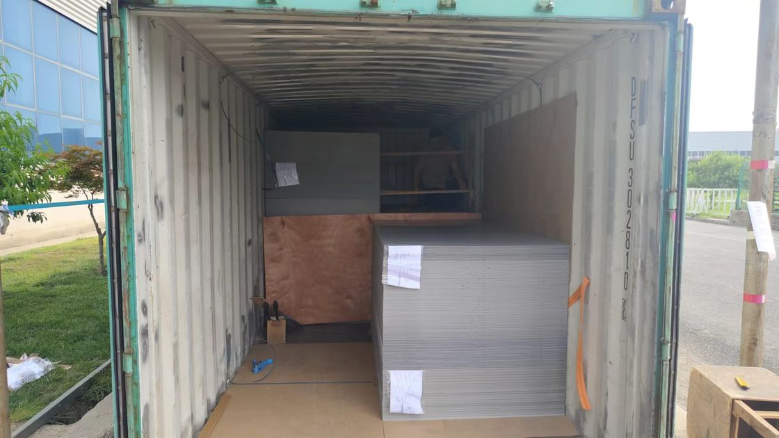 मिल फिनिश एल्यूमीनियम कम्पोजिट पैनल बाहरी / आंतरिक भवन सजावट के लिए हल्के और बहुमुखी