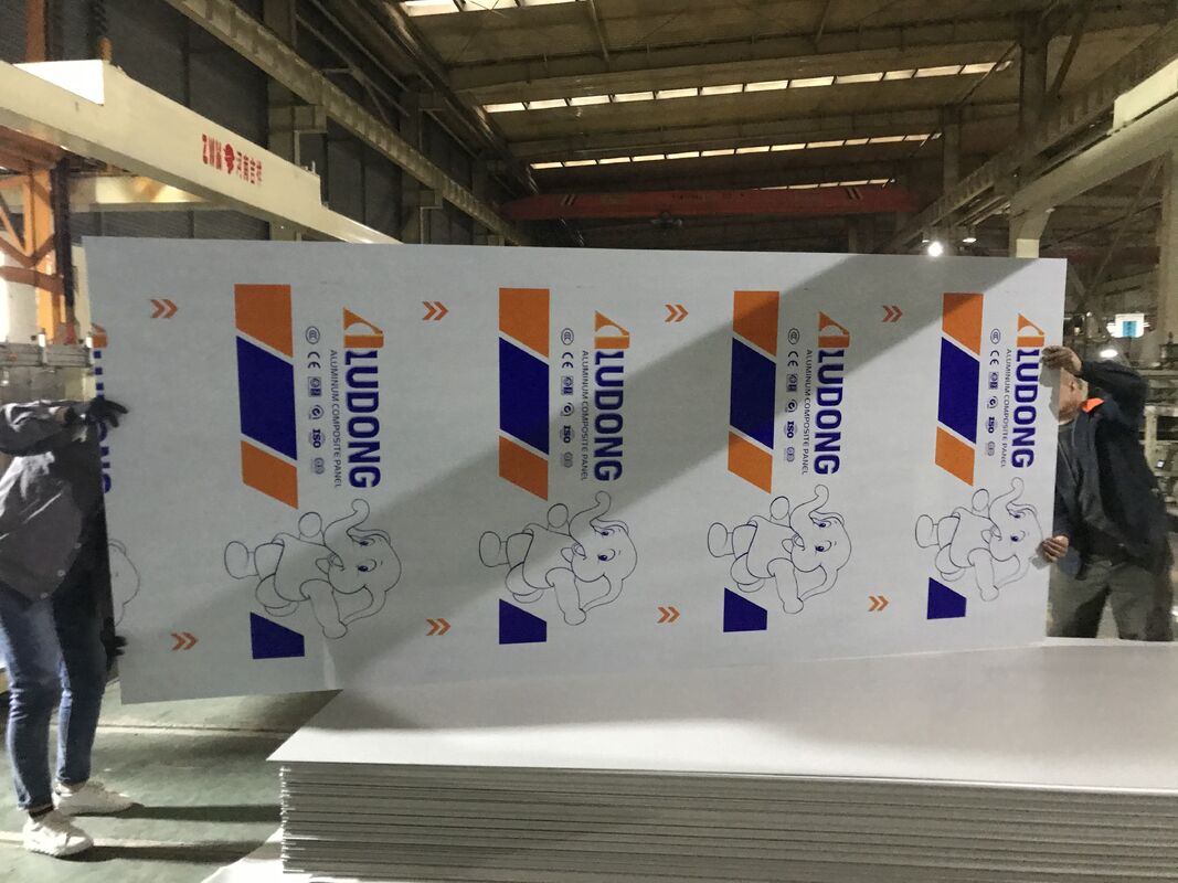 4mm B1 Fireproof Aluminum Composite Panel SGS EN13501-1 B-s1 d0 FR Mineral Core Facade Cladding